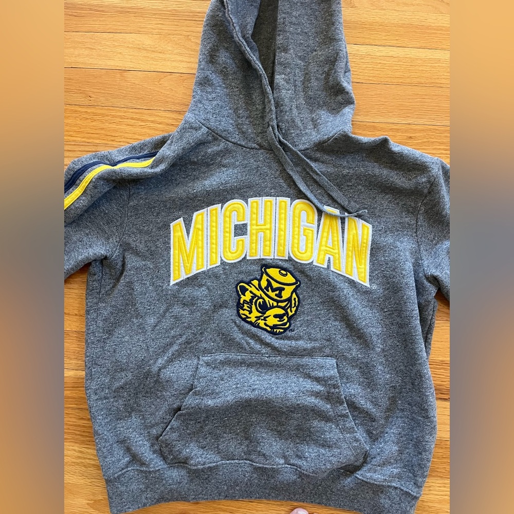 University of Michigan tailgat hoodie